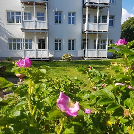Residenz Seeblick, Mit Balkon Und Seitlichem Ostseeblick *